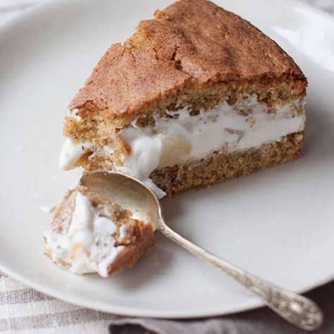 A taste of the Amalfi coast: hazelnut sponge caked filled with light-as-a-cloud ricotta and pear filling.
#food #recipes #desserts #italian #hazelnut #spongecake #cake #ricotta #pear #sweet #gourmetfoodplating #homemade #gourmet #restaurantexperience #chef #tasty #light #easy Pear And Ricotta, Emiko Davies, Ricotta Cake Recipes, Whimsical Cake, Sponge Cake Filling, Christmas Meals, Beach Kitchen, Ricotta Cake, Italian Foods