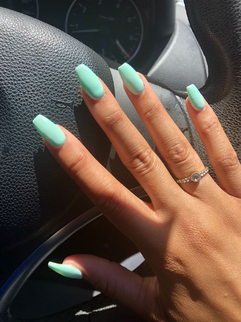 Plain Nail Color Ideas Summer, Light Turquoise Nails Acrylic, Summer Green Nails Acrylic, Seafoam Nails Acrylic, Bahama Blue Nails, Sea Foam Blue Nails, Plain Vacation Nails, Sea Green Acrylic Nails, Minty Blue Nails