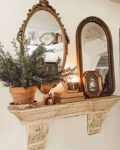 Vintage Mirror Shelf, Mirror Transfers, Beautiful Saturday, French Country Living Room, Antique Mirrors, Welcome To My House, Mirror House, Vintage Mirrors, Interiors Dream