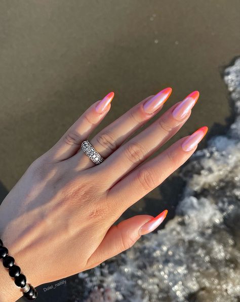 Orange French nails chrome effect French Nails With Chrome, French Nails Chrome, Orange French Nails, Beach Nails Ideas, Chrome French Tip Nails, Chrome French Tip, Nails With Chrome, Chrome French, Nails Chrome