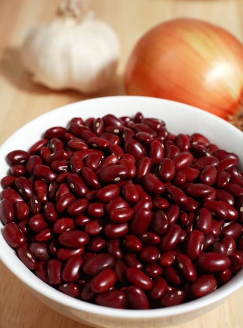 Crockpot Kidney Beans, Cooking Kidney Beans, Beans Recipe Crockpot, Red Beans Recipe, Cook Beans, Recipes With Kidney Beans, Beans In Crockpot, Cooking Pork Tenderloin, Homemade Beans