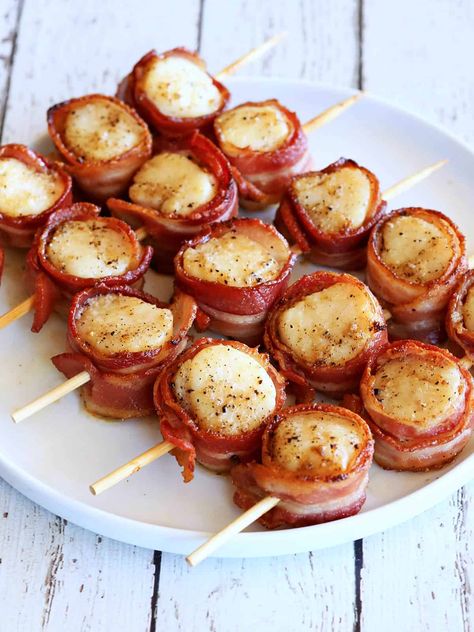 Baked Catfish, Baked Scallops, Bacon Wrapped Scallops, Fancy Appetizers, Pork Bacon, Seafood Recipes Healthy, Healthiest Seafood, Scallop Recipes, Cooking With Olive Oil