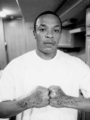 Dr. Dre's forearm/fist tattoos Dr Dre Tattoo, S Tatoos, Fist Tattoo, Hand Tattoo Images, Blonde Tattoo, Gangster Rap, Gangsta Rap, Music Images, White Blonde