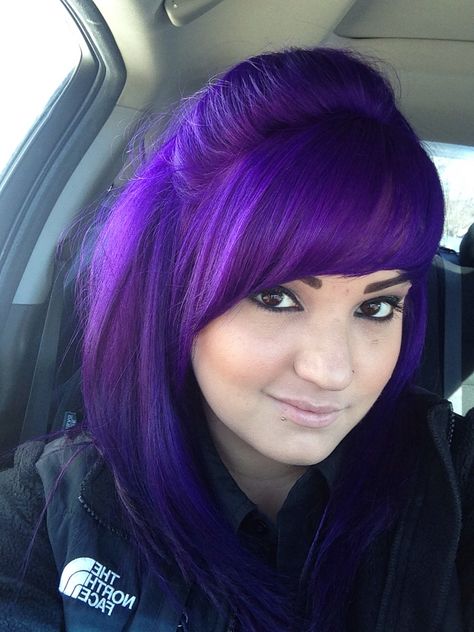 Purple hair. Pravana vivids violet Colour Hairstyles, Pravana Hair Color, Trend Hairstyles, Violet Hair Colors, Dyed Hair Purple, Violet Hair, Hair Color Purple, Bright Hair, Purple Colour