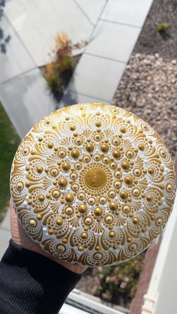 White Dot Painting, Dot Mandalas, Until The Very End, Gold Color Combination, Mandala Jewelry, White Pen, Art Patterns, Subscribe To My Youtube Channel, Mandala Dots