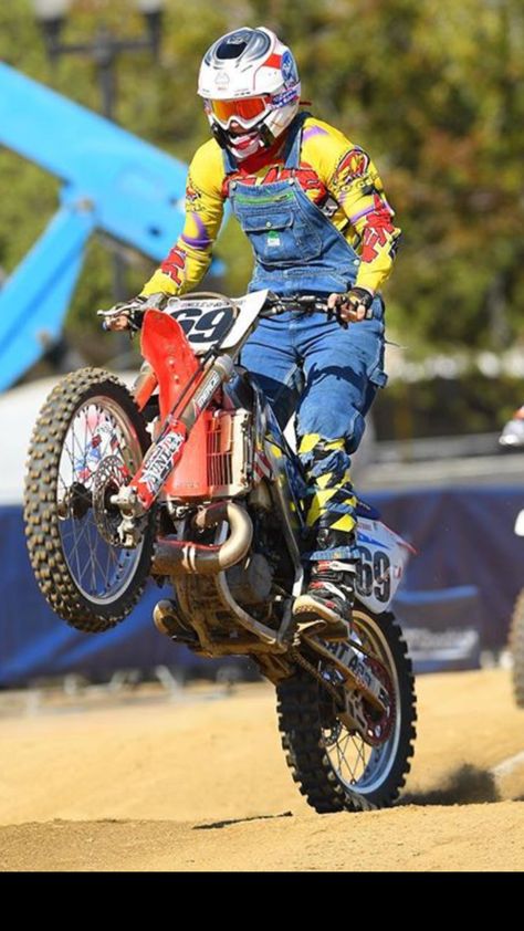 Ronnie mac Ronnie Mac, Dirtbike Memes, Ricky Carmichael, Motocross Photography, Dirt Bike Quotes, Motocross Mom, Ktm Supermoto, Honda Dirt Bike, Dirt Bike Racing