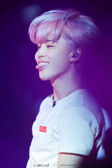 Zero Wallpaper, Celebrity Style Red Carpet, Park Jimin Bts, Bts Concert, Purple Wallpaper, Cute Gif, Purple Hair, Mochi, Bts Jimin