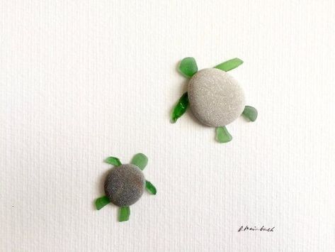 Seaglass Turtle, Seaglass Ideas, Sea Glass Diy, Sea Glass Artwork, Art Turtle, Picture Green, Sea Glass Art Diy, Sea Glass Art Projects, Stone Pictures Pebble Art