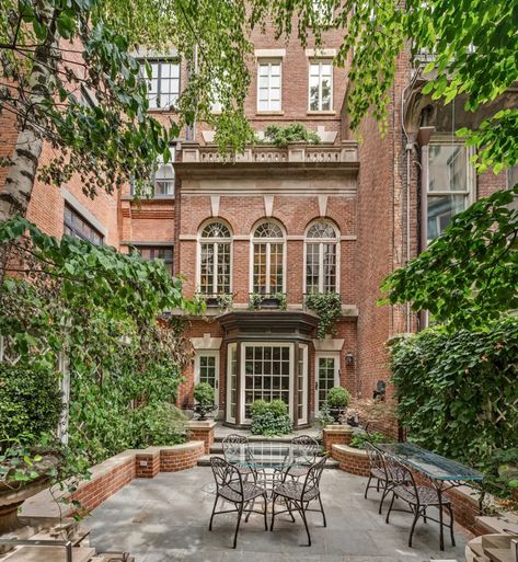 Townhouse Backyard, Upper East Side Townhouse, Upper East Side Manhattan, Upper East Side New York, Dental Molding, Library Fireplace, East Side New York, Juliette Balcony, Viking Range