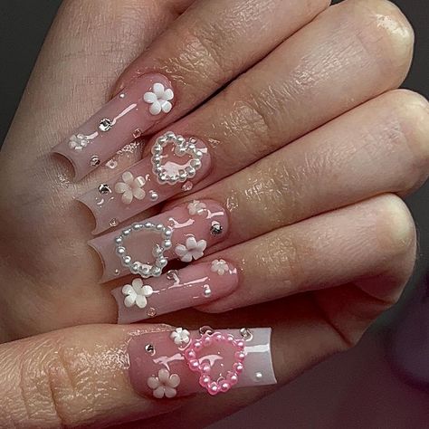 40 Best Summer 2023 Nails to Inspire You Pink Pearl Nail, Pearl Nail Art, Pearl Nail, Sugar Nails, 2023 Nails, Nail Quotes, Pearl Nails, Hollow Heart, Diamond Nails