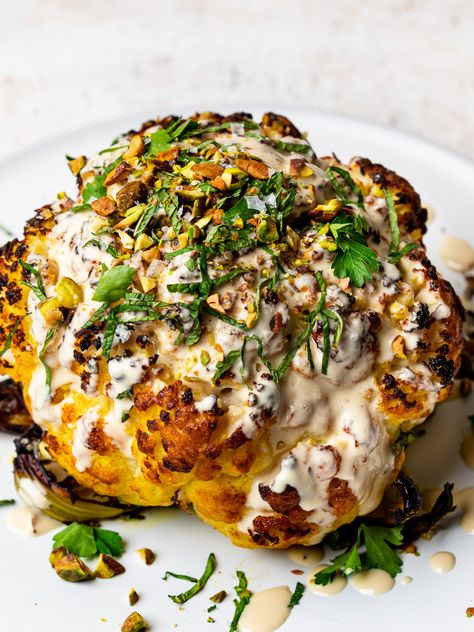 Fest Mad, Whole Roasted Cauliflower, Tahini Sauce, Cauliflower Recipes, Roasted Cauliflower, Veggie Dishes, Tahini, Fresh Herbs, Vegetable Recipes