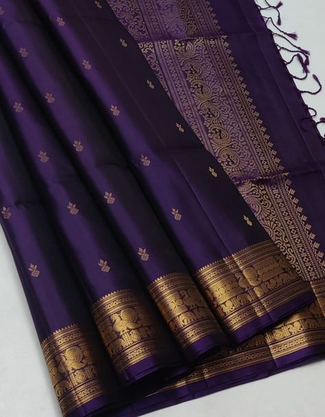 Purple Pattu Saree Indian Bridal, New Sarees 2024, Purple Nauvari Saree, Simple Pattu Sarees, Violet Pattu Saree, Purple Pattu Saree, Purple Blouse Designs, Pattu Saree Designs, Violet Silk Saree