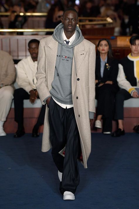 Tommy Hilfiger Outfits Men, Tommy Hilfiger Runway, Tommy Hilfiger Outfits, Hilfiger Outfits, Tomy Hilfiger, Tommy Hilfiger Fashion, Masc Fashion, Tommy Hilfiger Menswear, New York Fashion Week Street Style