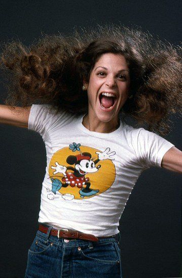 gilda radner. Best Of Snl, Gilda Radner, It's Saturday, You Make Me Laugh, Rock N’roll, Sketch Comedy, Comedy Show, Comedy Tv, Night Live