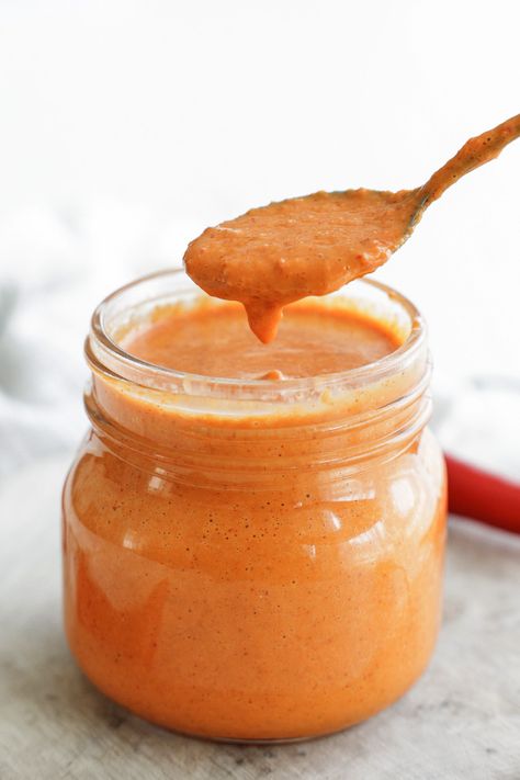 Creamy Chipotle Sauce Recipe, Taco Bell Chipotle Sauce, Peri Peri Sauce Recipe, Chipotle Sauce Recipe, Paleo Honey Mustard, Taco Bell Sauce, Creamy Chipotle Sauce, Homemade Chipotle, Honey Mustard Dipping Sauce