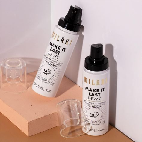 setting spray Dewy Setting Spray, Primer Hydrating, Hydrating Setting Spray, Makeup Finishing Spray, Ideas De Maquillaje Natural, Protector Solar Facial, Milani Cosmetics, Makeup Spray, Finishing Spray