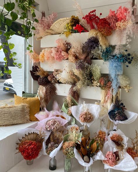 Flower Shop Display, Flower Shop Design, Interior Shop, Flower Bar, Dried Floral, Shop Interiors, Shop Display, Art Therapy, Flower Shop