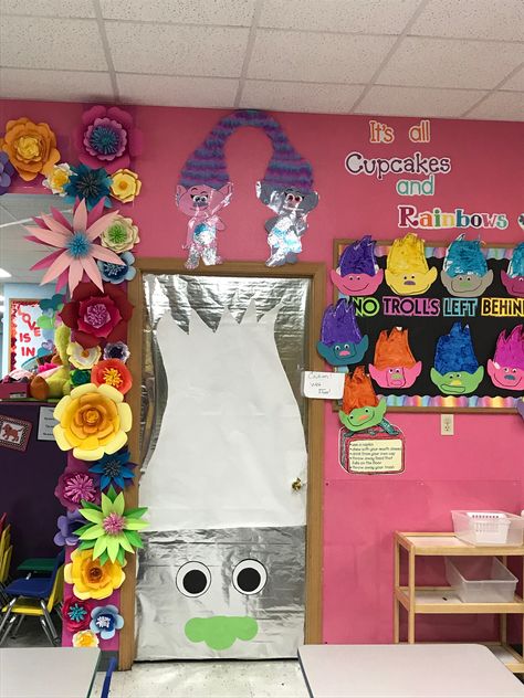 Trolls Door Decorations Classroom, Trunk Or Treat Trolls Theme, Trolls Bulletin Board Ideas, Trolls Classroom Theme, Trolls Backdrop Ideas Diy, Trolls World Tour Party Decorations, Room Mom, Resident Assistant, Pizza Party