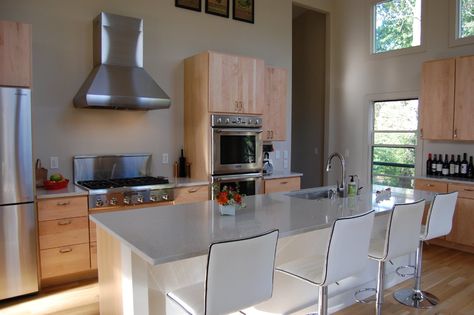 Modern Shed Roof House by Jonathan Ball - Dwell Modern Shed Roof House, Shed Roof House, Modern Prairie Home, Sink And Dishwasher, Shed Roof Design, Light Hardwood Floor, Small Rustic House, Boulder House, Concrete Siding