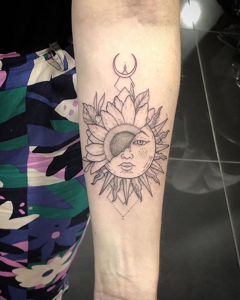 Sunflower Sun Tattoo | Tattoo Ideas and Inspiration Sunflower Mandala Tattoo, Small Mandala Tattoo, Sun Tattoo Designs, Boho Tattoos, Om Tattoo, Elbow Tattoos, Wolf Tattoo Design, Sun Tattoos, Sunflower Tattoos