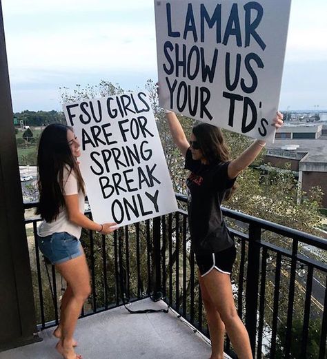 College Gameday Signs, Hilarious Signs, College Gameday, Workout Motivation Women, Hot Fitness, Sore Muscles, Look In The Mirror, Spring Break, Fitness Journey