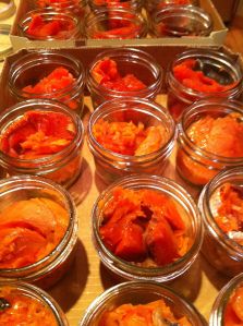 Canning smoked salmon with jalapeno.  Easy recipe, includes brine recipe. Canning Smoked Fish, Canned Smoked Salmon Recipes, Canning Salmon, Smoked Salmon Brine, Smoked Fish Recipe, Fishing In Alaska, Canned Salmon Recipes, Easy Canning, Best Salmon