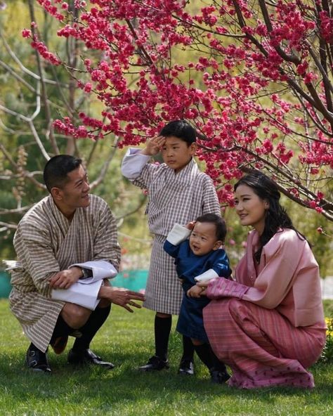 Bhutanese Royal Family photos released on the occasion of the first birthday of His Royal Highness Gyalsey Ugyen Wangchuk March 19, 2021 Bhutan King, Jetsun Pema, Happy Birthday Prince, Bhutan Travel, Photos Of Prince, Royal Outfits, Royal House, The Little Prince, Bhutan