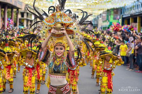 Sinulog Festival 2016 Philippine Festivals, Sinulog Festival, Filipino Art, Philippines Culture, Folk Dance, Cebu, Mardi Gras, Philippines, Foundation