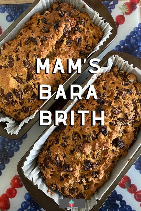 Bara brith is a traditional Welsh tea bread flavored with tea, dried fruits and spices. Often served sliced with a spread of butter. Perfect as a tea time snack. Welsh Desserts, Welsh Cakes Recipe, British Food Traditional, Low Fat Cake, Bara Brith, Fruit Cake Recipe Christmas, Tea Loaf, Welsh Recipes, Tea Bread