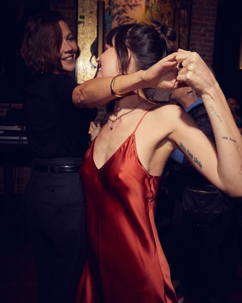 The Lost Daughter, Lost Daughter, Dakota Mayi Johnson, Dakota Johnson Style, Maggie Gyllenhaal, Fifty Shades Of Grey, Dakota Johnson, Photo Instagram, Carolina Herrera