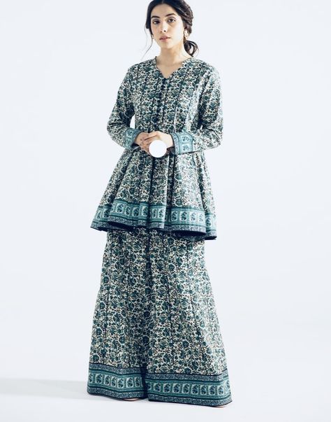 Shalwar Kameez Designs For Women, Cotton Suit Designs, Simple Dress Casual, Design Kurta, Eastern Dresses, Stylish Kurtis Design, Frock Style, Kameez Designs, Kaftan Designs