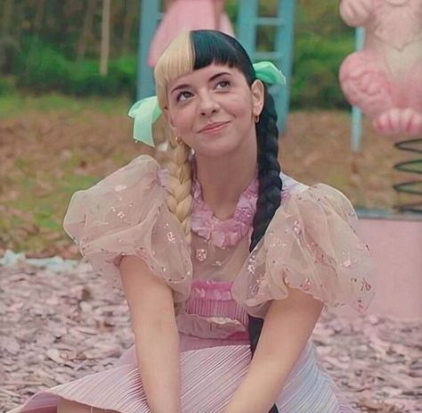 Melanie Martinez K 12 Aesthetic, Silently Suffering, K-12 Melanie Martinez, Melanie Martinez Photography, Taylor Swift Tour Outfits, Feeling Better, Style Challenge, Celebrity Art, Melanie Martinez