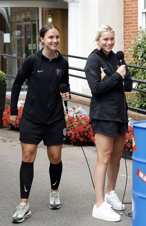 Lotte Wubben-moy Style, Alessia Russo Manchester United, Mary Earps And Alessia Russo, Alessia Russo And Lotte Wubben Moy, Lotte Wubben Moy And Alessia Russo, Alessia Russo And Ella Toone, Alessia Russo Wallpaper England, England Lionesses, Alessia Russo