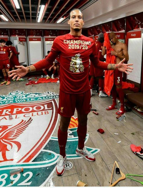 #VirgilVanDijk Liverpool Football Club Players, Premier League Trophy, Football Celebrations, Liverpool Anfield, Liverpool Premier League, Liverpool Champions, Liverpool Wallpapers, Liverpool Team, This Is Anfield