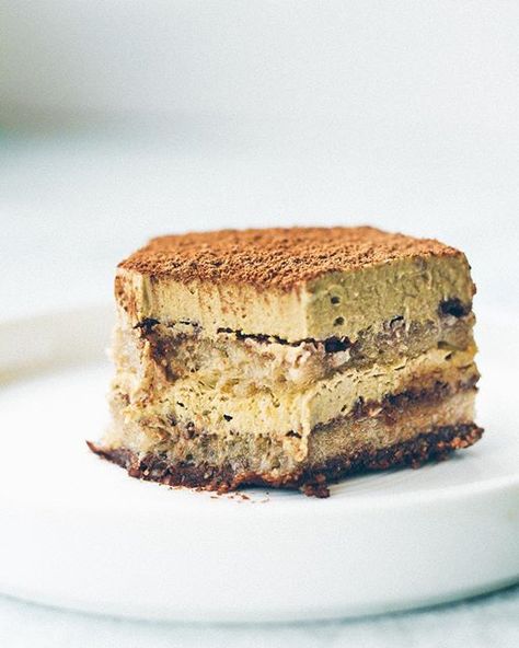 I love you guilt free tiramisu! Raw Tiramisu, Cashew Coffee, Raw Sweets, Caramel Custard, Clean Sweets, Vegan Tiramisu, Banana Cheesecake, Raw Vegan Desserts, Dessert Recipies