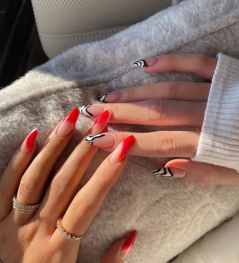 Kendall Jenner Nails, 90s Nails, Kylie Nails, Kylie Jenner Nails, Remove Acrylic Nails, Celebrity Nails, Long Nail Designs, By Any Means Necessary, Minimal Nails