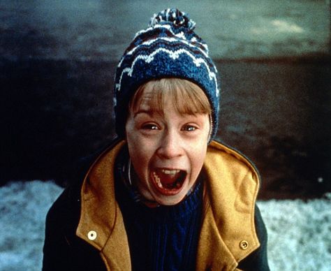 Home Alone New York, Home Alone Kid, Best Holiday Movies, Quote Quiz, Watch Home Alone, Christmas Sunday, Arthur Christmas, Its Christmas Eve, Macaulay Culkin