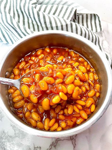 British Baked Beans British Vegetable Dishes, English Baked Beans, British Baked Beans Recipe, English Breakfast Beans, British Baked Beans, Beans For Breakfast, Baked Beans Vegan, Breakfast Beans, Heinz Baked Beans