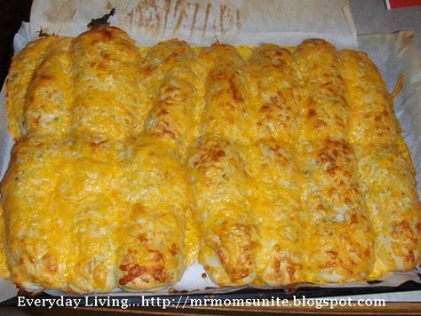 Cheesy Bread Recipe, Breakfast Waffles, Cheesy Bread, Pizza Pie, Bon Appetite, Pizza Bake, Our Daily Bread, Cheese Bread, Kids Recipes