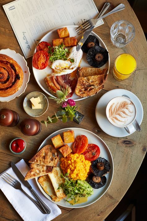 Breakfast Shot, Brunch London, London Breakfast, Brunch Aesthetic, Breakfast Photography, Brunch Inspiration, Brunch Cafe, Bottomless Mimosas, Breakfast Cafe