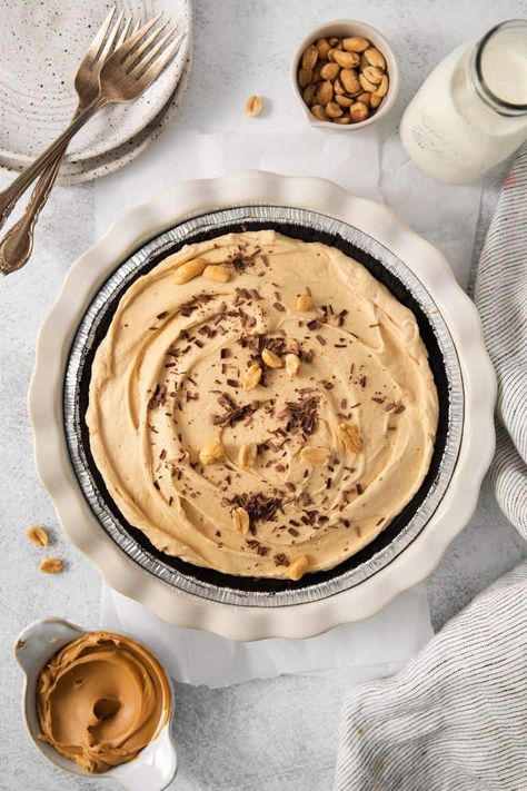 Craving a heavenly dessert? Try this no-bake peanut butter pie with Cool Whip! The Oreo crust and velvety filling make this pie pure creamy bliss. Easy Sweet Potato Pie, Pie With Condensed Milk, No Bake Peanut Butter Pie, Delicious Air Fryer Recipes, Easy Peanut Butter Pie, Recipes With Cool Whip, Peanut Butter Whipped Cream, Whipped Peanut Butter, Chocolate Oatmeal Bars