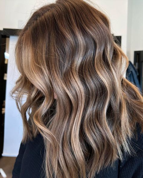 Balayage Hair Brown With Blonde, Transition Hair From Blonde To Brown, Honey Brown Baylage Hair, Light Brown Hair With Dark Brown Balayage, Hi And Low Lights Brown, Low Maintanence Blonde, Partial Blonde Highlights For Brunettes, Spring Hair Inspiration, Low Matienence Hair Color