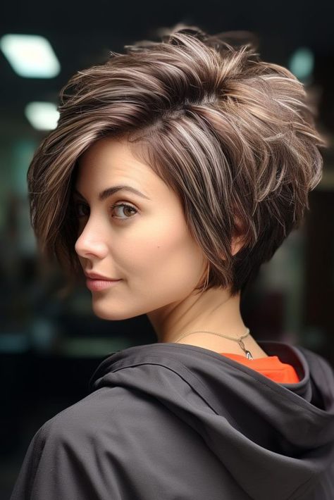 Medium Stacked Haircuts, Long Bob Haircut With Layers, Short Hair Styling, Medium Length Haircuts, Stacked Haircuts, Short Spiked Hair, Shaggy Short Hair, Short Haircut Styles, Layered Haircuts For Medium Hair