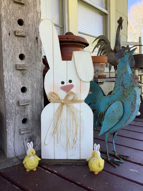 Pallet Bunny, Pallet Snowman, Wooden Bunnies, Save Water Shower Together, Decorate For Spring, Wood Bunny, Easter Wood Crafts, Wooden Bunny, Big Bunny