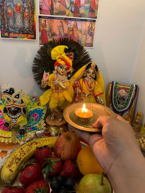 Krishna Home Decor, Radha Govind, Ganpati Bappa Wallpapers, Diwali Photography, Festival Aesthetic, Janmashtami Decoration, Witch Room, Beer Photos, Dasha Taran