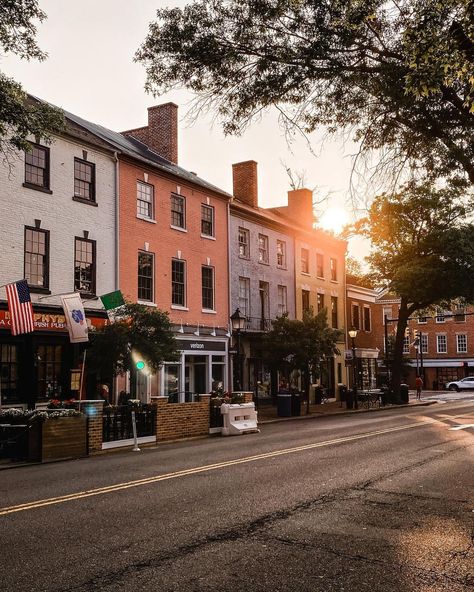 Alexandria, Virginia, King Street. Abington Virginia, Alexandria Virginia Aesthetic, Best Small Towns In Virginia, Virginia Towns, Virginia Coastal Towns, Alexandria Virginia Old Town, Middleburg Virginia, English Project, Life On Virginia Street