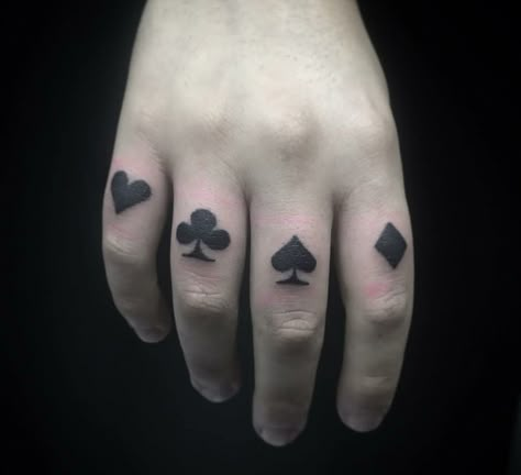 Card Hand Tattoo, Finger Tattoos Men, Knuckle Tats, Aesthetic Ciggarates, Men Finger Tattoos, John Tattoo, Knuckles Tattoo, Sarah Tattoo, Poker Tattoo