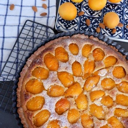 Apricot Frangipane Tart - Captain Bobcat Apricot Frangipane, Frangipane Tart Recipe, Apricot Tart, Frangipane Tart, Custard Filling, Pastry Tart, Dirt Cheap, Tart Recipe, How To Make Jam