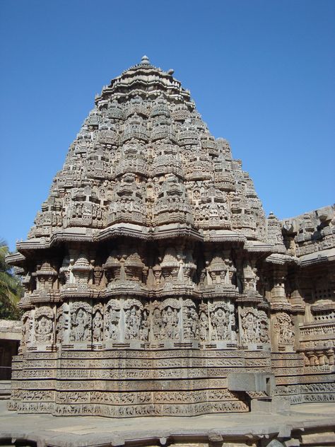 Close up of vesara style stellate shrine at Chennakesava temple, Somanathapura Chennakeshava Temple, Switzerland Places To Visit, Byzantine Architecture, The Road Not Taken, Temple Architecture, Hindu Temple, Mix Style, South India, People Of The World