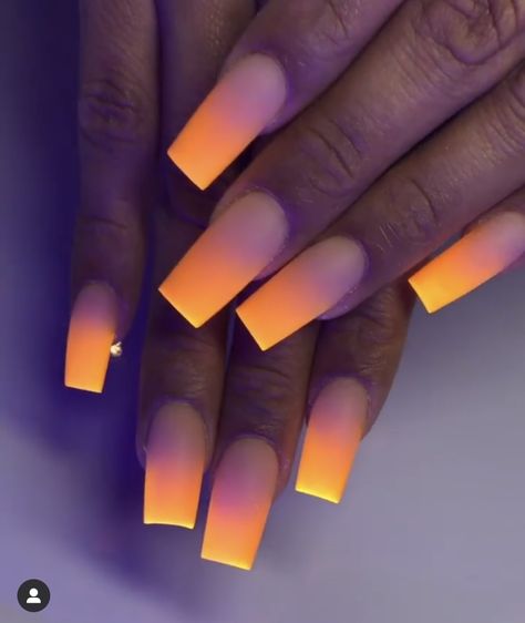 Square Nails Ombre, Orange Ombre Nails, Nail Shapes Square, Blue Ombre Nails, Orange Nail Designs, Fab Nails, Gel Nail Polish Colors, Orange Book, Tapered Square Nails